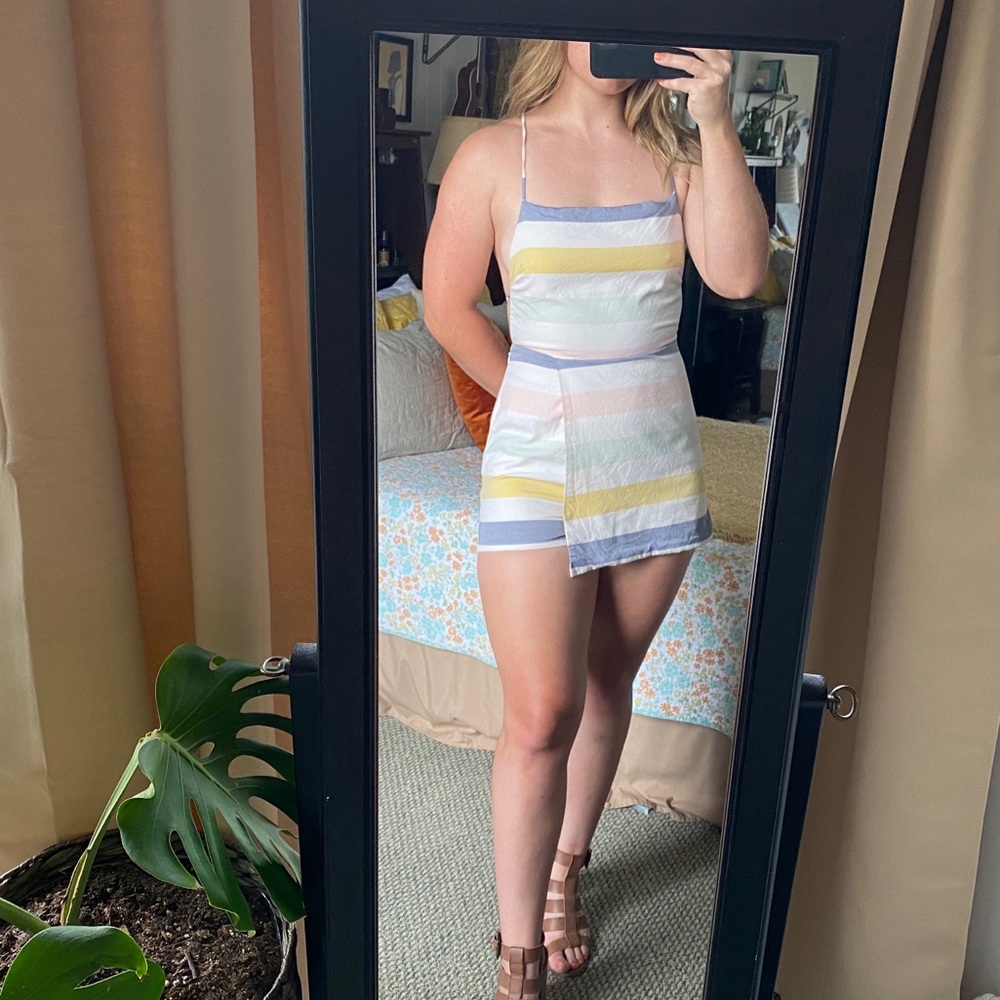 COOPERATIVE PASTEL TUNIC SKORT 💛💙🤍